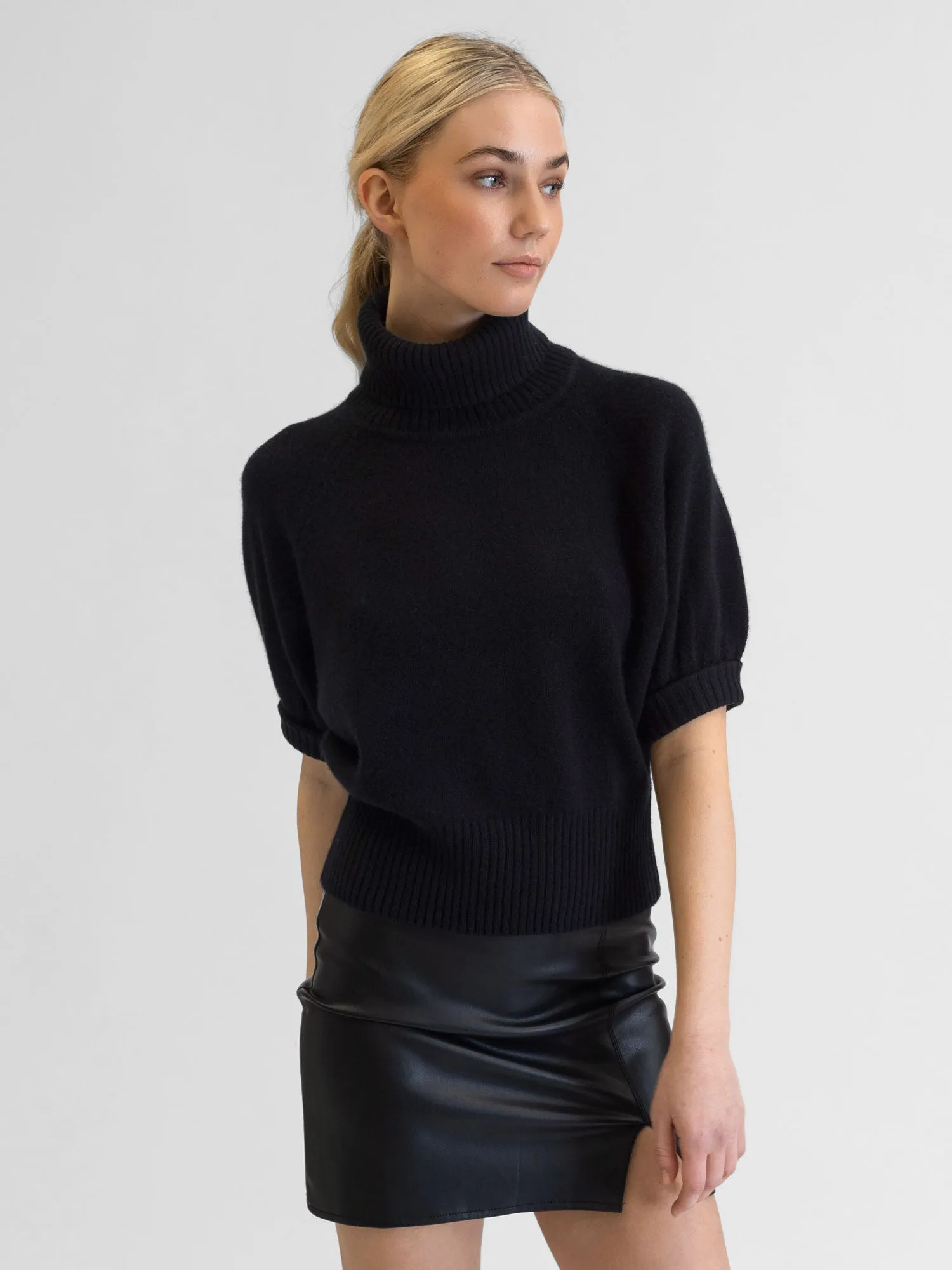 Cashmere sweater "Una" - black